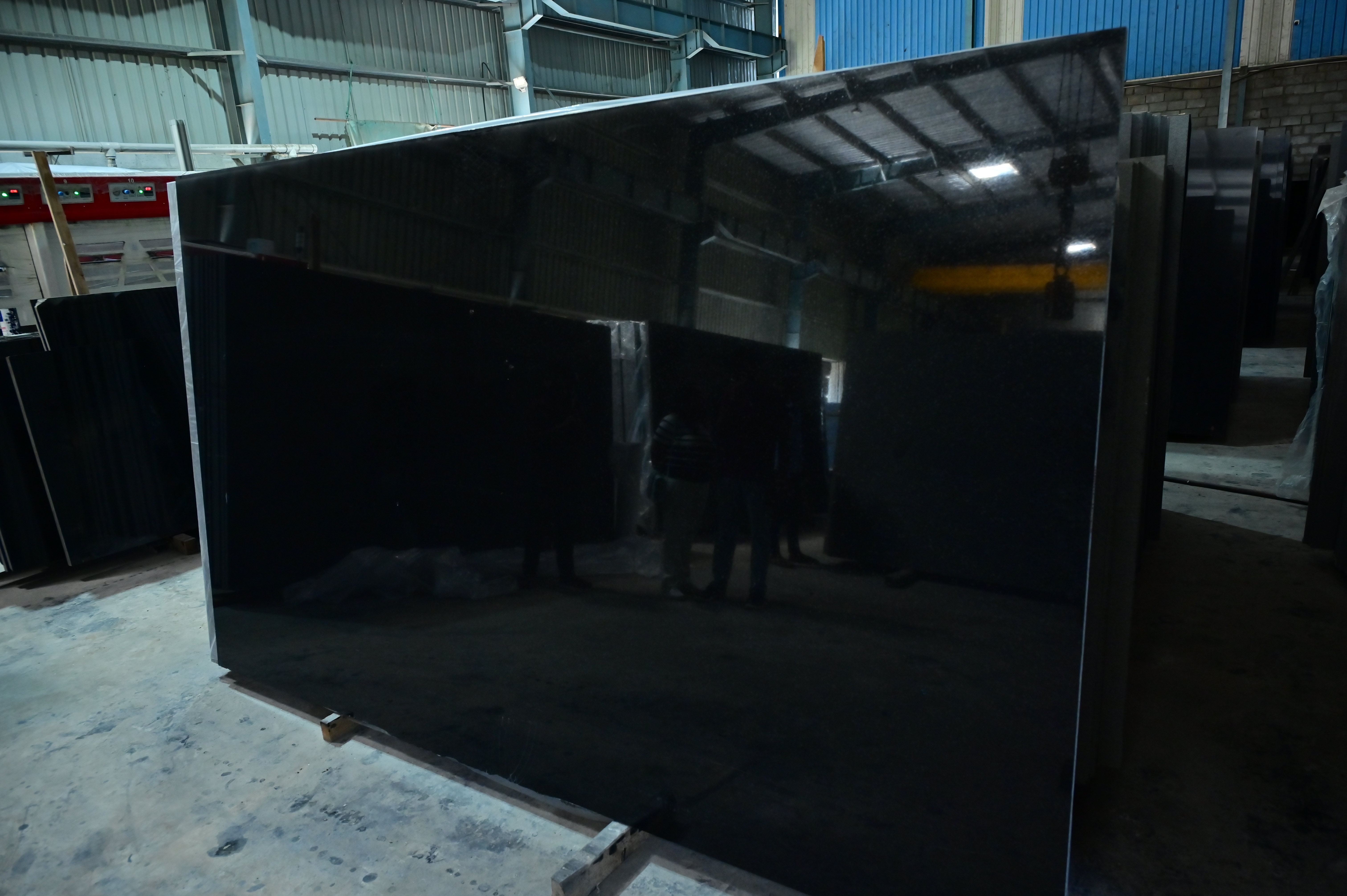 Absolute Black Gangsaw Slabs ( Polish Finish )